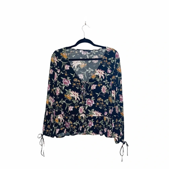 American Eagle Black Synthetic Tie Front Floral Print Top Medium Women’s - Picture 13 of 13
